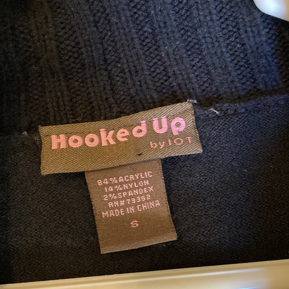 Hooked up women’s black cow neck xs sweater - Picture 5 of 7